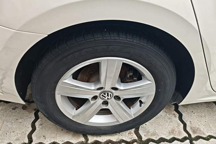 Used Volkswagen Lamando 2015 230TSI DSG Fashion Edition Right Rear Wheel Hub