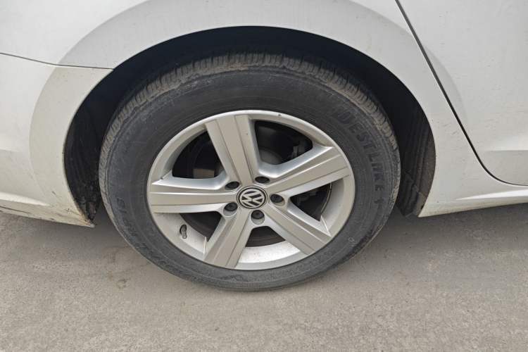 Used Volkswagen Lamando 2015 230TSI Manual Trend Edition Right Rear Wheel Hub