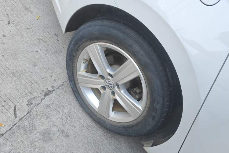 Used Volkswagen Lamando 2015 230TSI DSG Fashion Edition Right Rear Wheel Hub