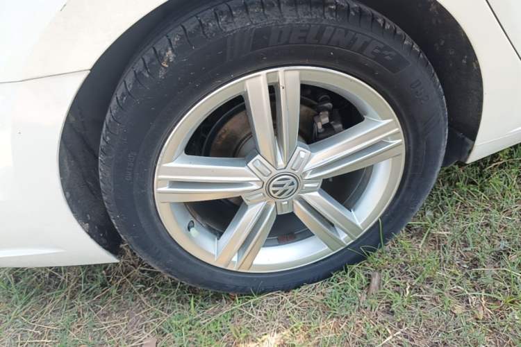 Used Volkswagen Lamando 2015 280TSI DSG Comfort Edition Right Rear Wheel Hub