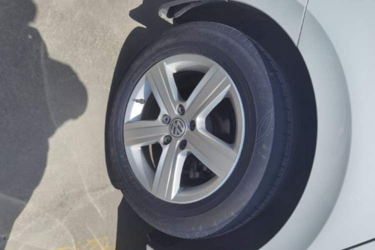Used Volkswagen Lamando 2015 230TSI DSG Fashion Edition Right Rear Wheel Hub