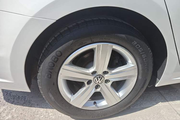 Used Volkswagen Lamando 2015 230TSI DSG Fashion Edition Right Rear Wheel Hub