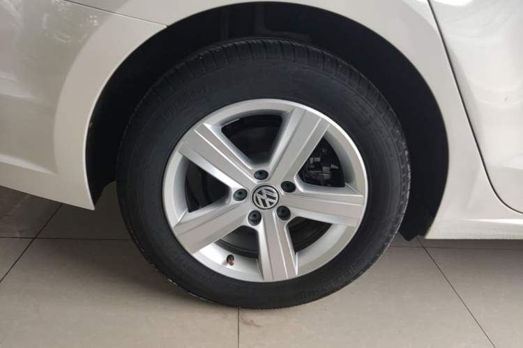 Used Volkswagen Lamando 2015 230TSI DSG Fashion Edition Right Rear Wheel Hub