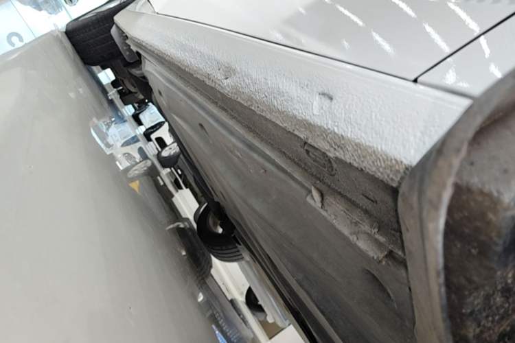 Used Volkswagen Lamando 2015 280TSI DSG Comfort Edition Right Side Sill