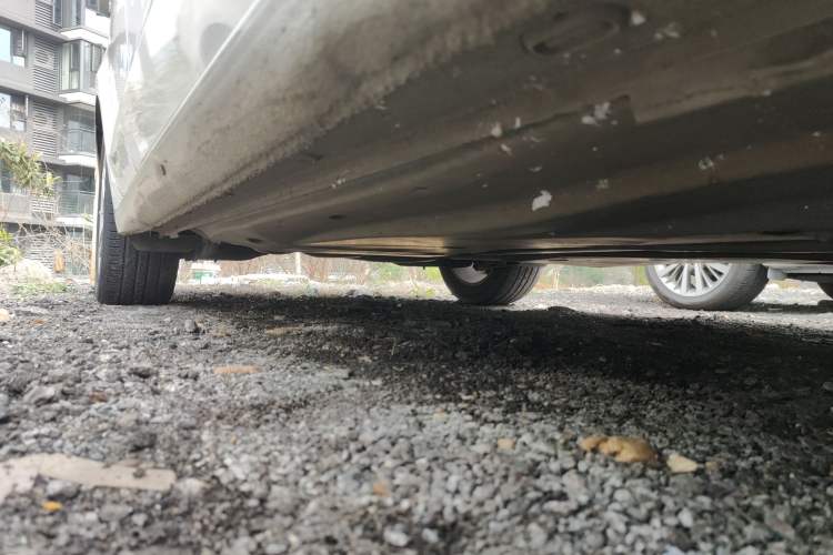 Used Volkswagen Lamando 2015 330TSI DSG Comfort Edition Right Side Sill