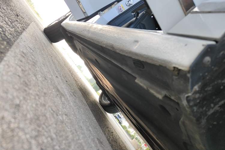 Used Volkswagen Lamando 2015 330TSI DSG Luxury Edition Right Side Sill