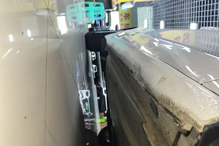 Used Volkswagen Lamando 2015 330TSI DSG Comfort Edition Right Side Sill
