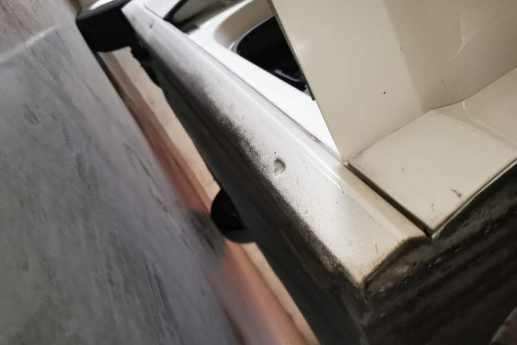 Used Volkswagen Lamando 2015 230TSI DSG Fashion Edition Right Side Sill