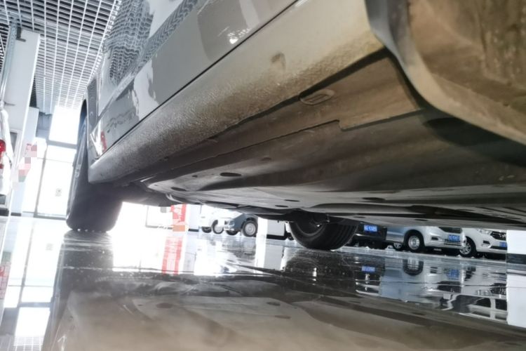 Used Volkswagen Lamando 2015 280TSI DSG Comfort Edition Right Side Sill