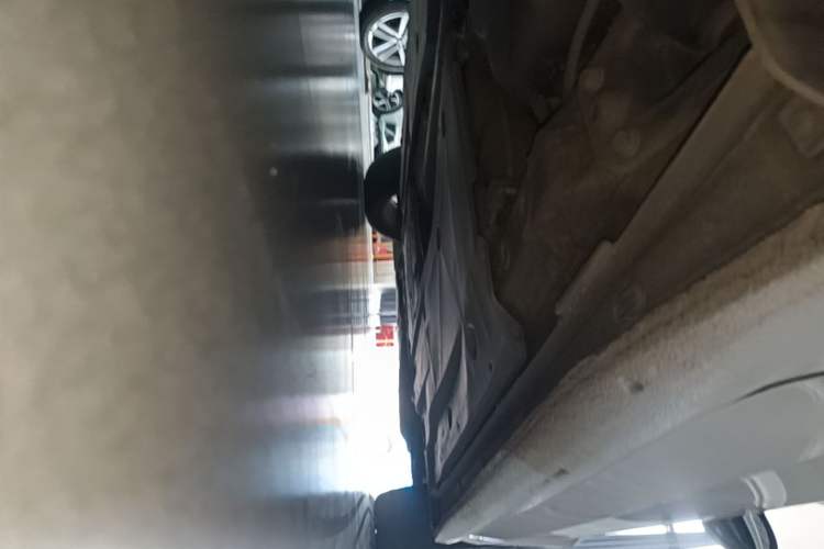 Used Volkswagen Lamando 2015 280TSI DSG Comfort Edition Right Side Sill
