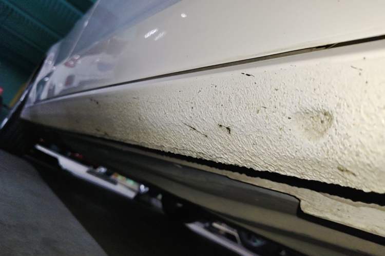 Used Volkswagen Lamando 2015 230TSI DSG Fashion Edition Right Side Sill