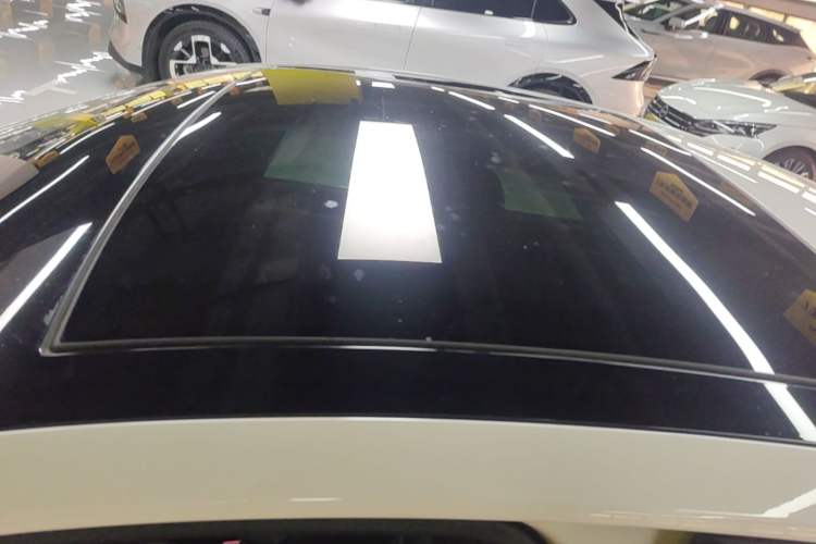 Used Volkswagen Lamando 2015 280TSI DSG Comfort Edition Roof