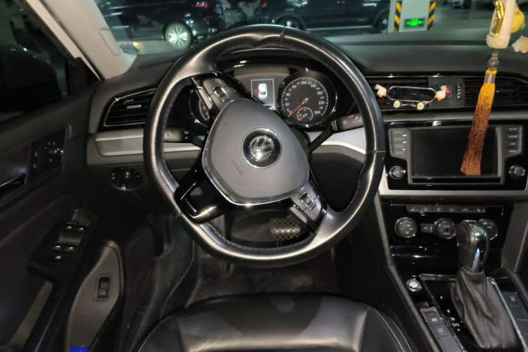 Used Volkswagen Lamando 2015 280TSI DSG Luxury Edition Steering Wheel