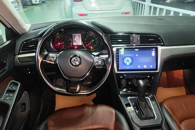 Used Volkswagen Lamando 2015 330TSI DSG Comfort Edition Steering Wheel