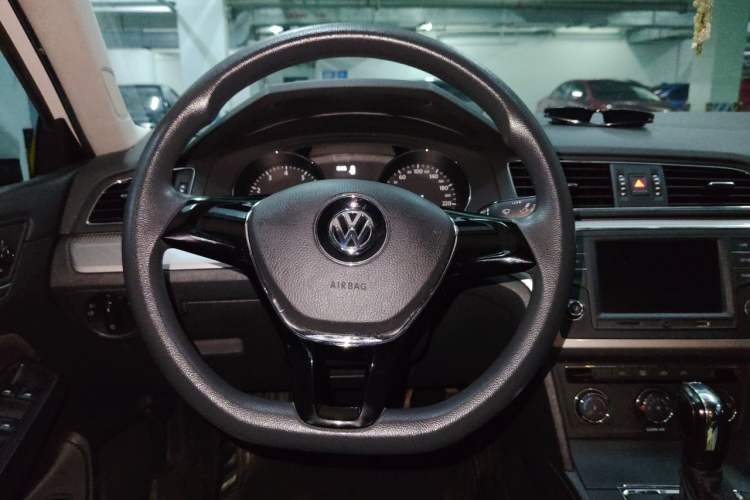 Used Volkswagen Lamando 2015 230TSI DSG Fashion Edition Steering Wheel