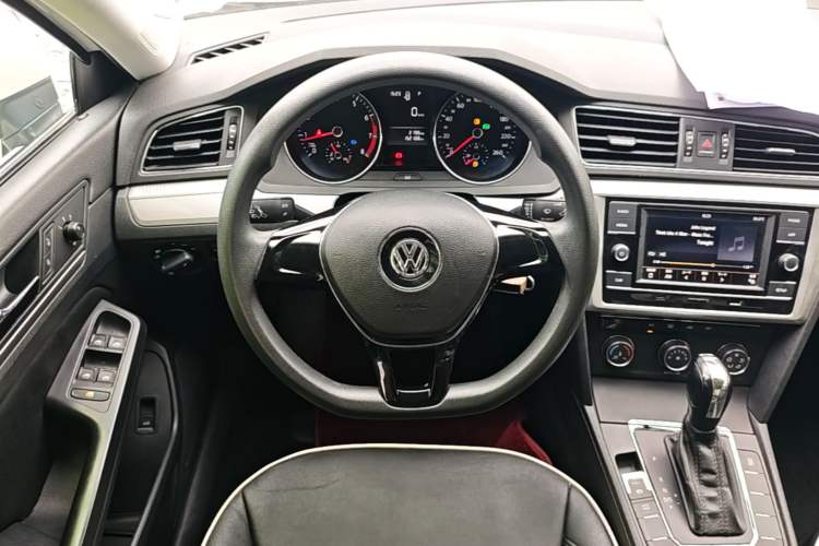 Used Volkswagen Lamando 2015 230TSI DSG Fashion Edition Steering Wheel