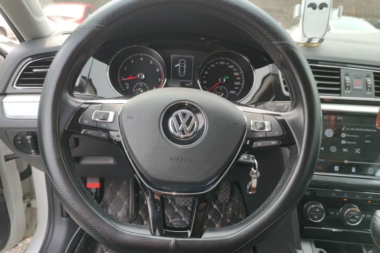 Used Volkswagen Lamando 2015 330TSI DSG Comfort Edition Steering Wheel