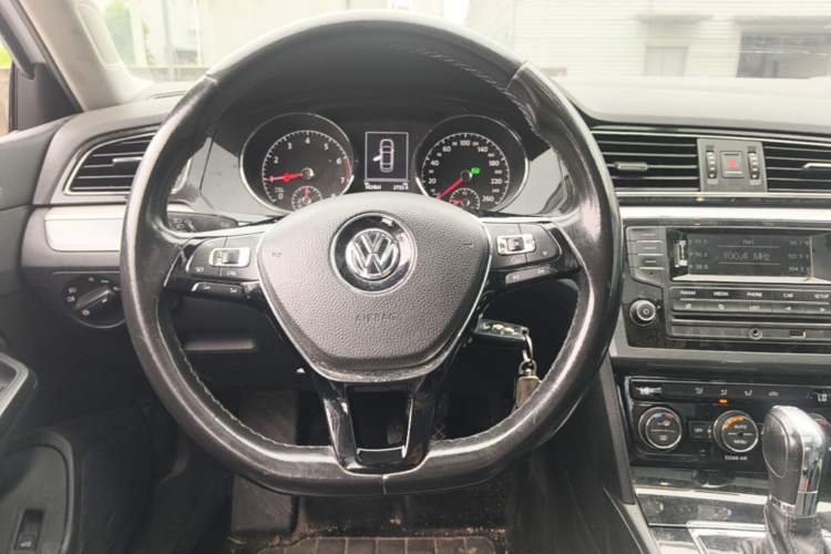Used Volkswagen Lamando 2015 280TSI DSG Comfort Edition Steering Wheel
