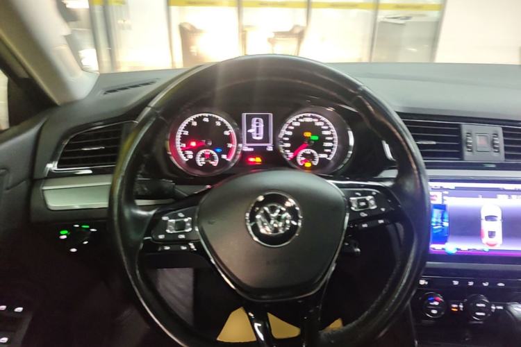 Used Volkswagen Lamando 2015 280TSI DSG Comfort Edition Steering Wheel