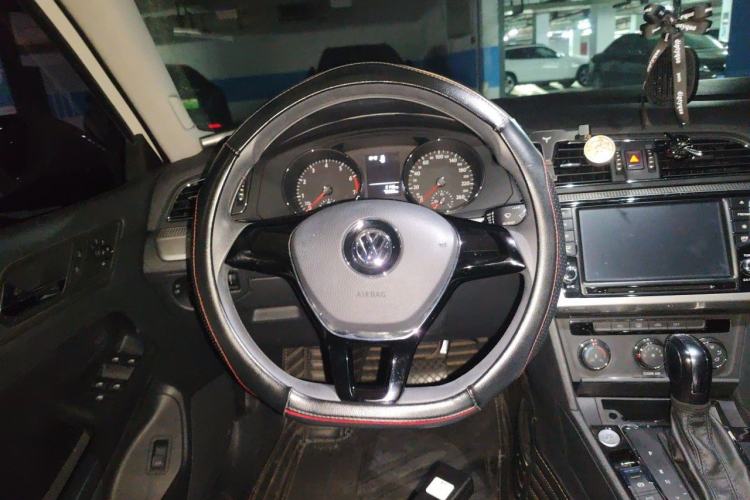 Used Volkswagen Lamando 2015 230TSI DSG Fashion Edition Steering Wheel