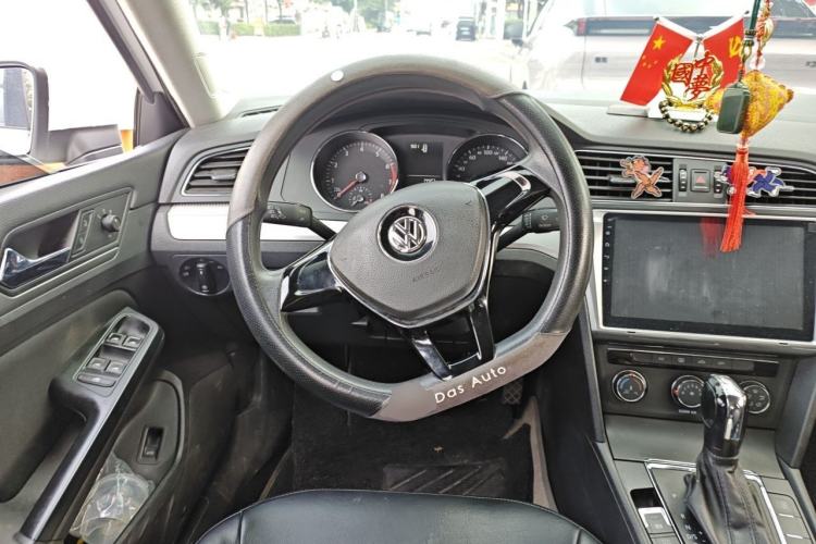 Used Volkswagen Lamando 2015 230TSI DSG Fashion Edition Steering Wheel