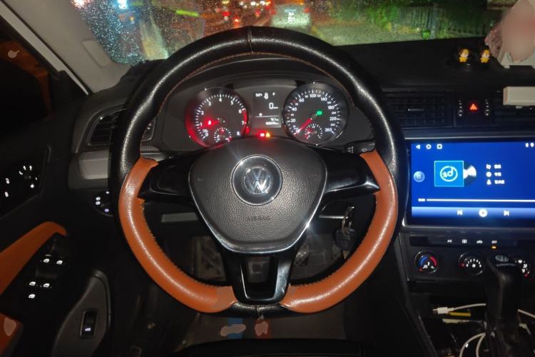 Used Volkswagen Lamando 2015 230TSI DSG Fashion Edition Steering Wheel