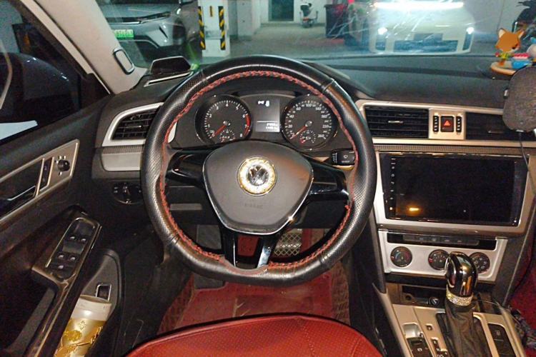 Used Volkswagen Lamando 2015 230TSI DSG Fashion Edition Steering Wheel