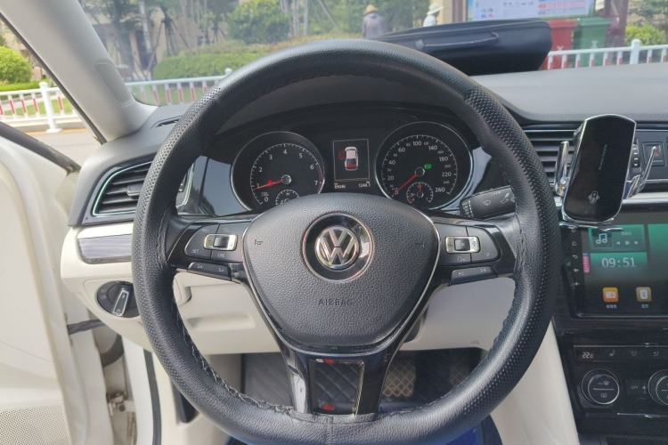 Used Volkswagen Lamando 2015 280TSI DSG Luxury Edition Steering Wheel