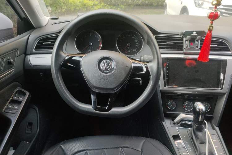 Used Volkswagen Lamando 2015 230TSI DSG Fashion Edition Steering Wheel