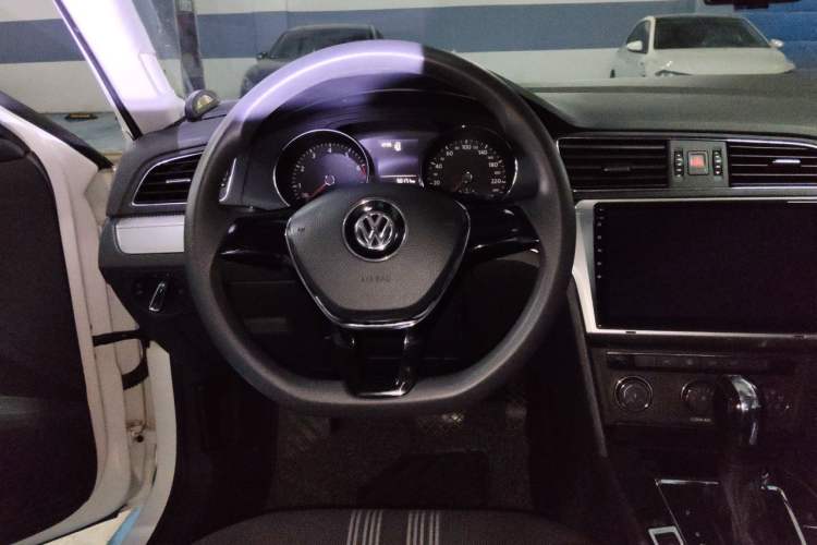 Used Volkswagen Lamando 2015 230TSI DSG Fashion Edition Steering Wheel