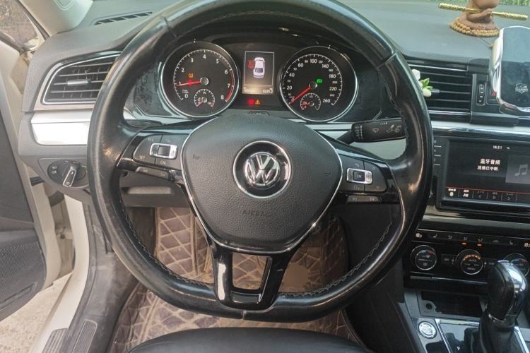 Used Volkswagen Lamando 2015 330TSI DSG Luxury Edition Steering Wheel