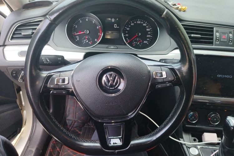 Used Volkswagen Lamando 2015 230TSI DSG Fashion Edition Steering Wheel