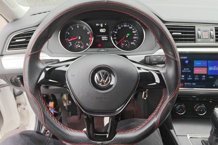 Used Volkswagen Lamando 2015 230TSI DSG Fashion Edition Steering Wheel