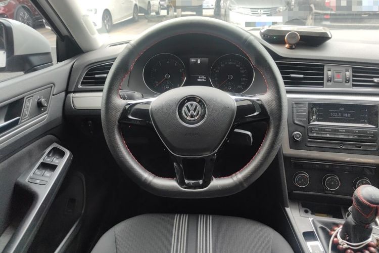 Used Volkswagen Lamando 2015 230TSI Manual Trend Edition Steering Wheel
