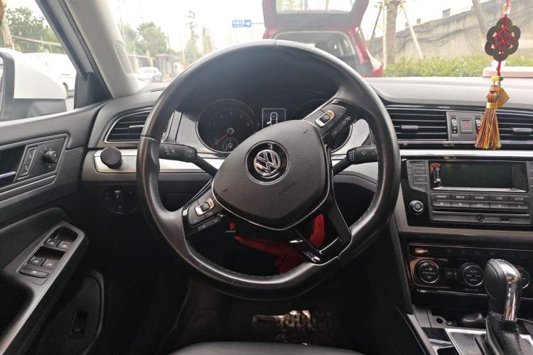 Used Volkswagen Lamando 2015 280TSI DSG Comfort Edition Steering Wheel