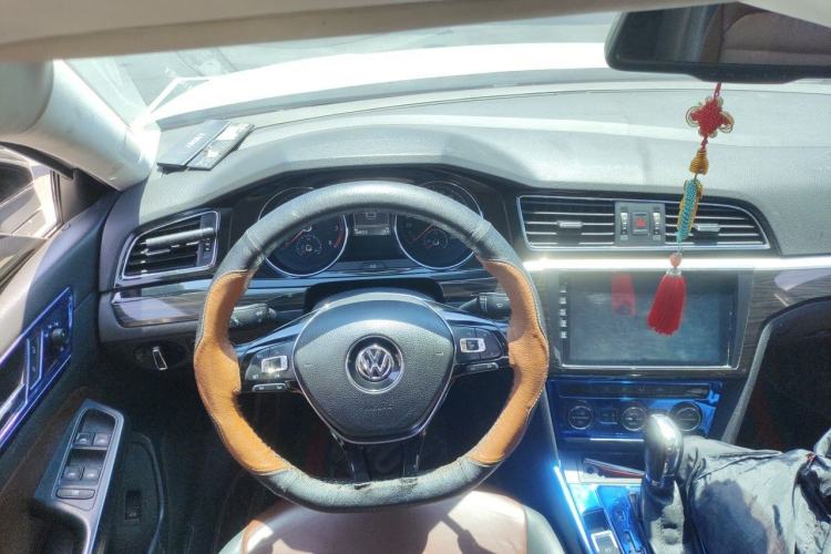 Used Volkswagen Lamando 2015 280TSI DSG Comfort Edition Steering Wheel