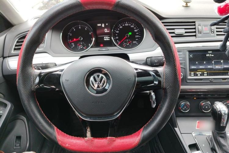 Used Volkswagen Lamando 2015 230TSI DSG Fashion Edition Steering Wheel