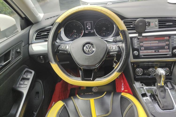Used Volkswagen Lamando 2015 280TSI DSG Comfort Edition Steering Wheel