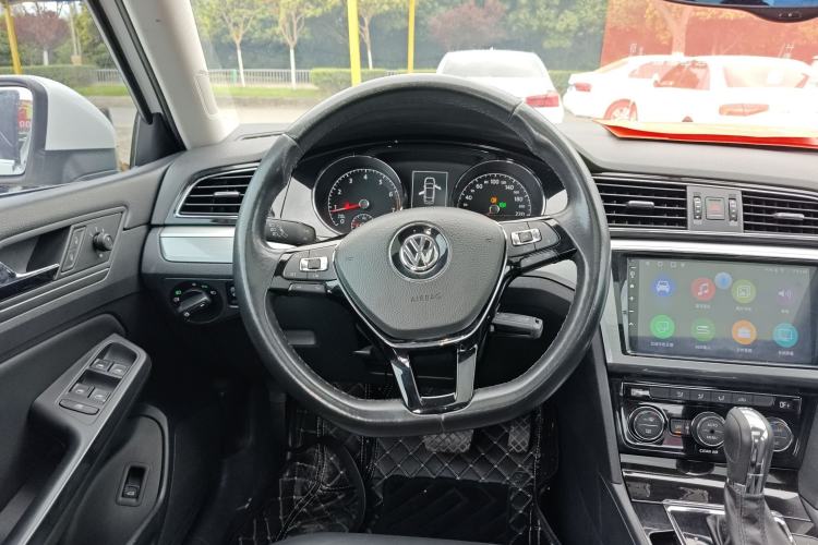 Used Volkswagen Lamando 2015 280TSI DSG Comfort Edition Steering Wheel