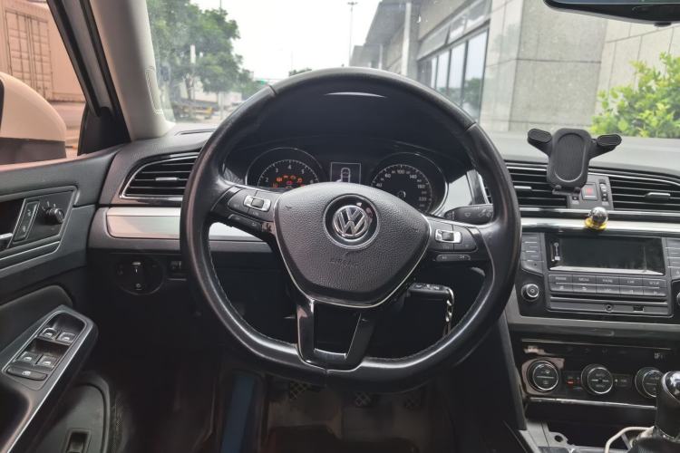 Used Volkswagen Lamando 2015 280TSI Manual Comfort Edition Steering Wheel