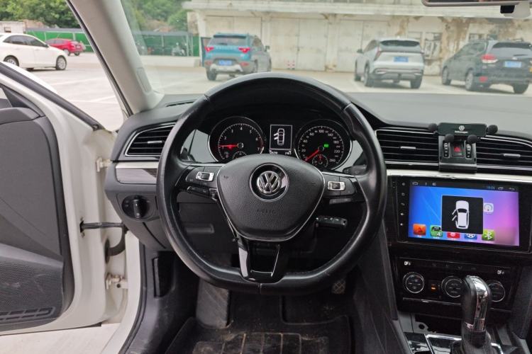 Used Volkswagen Lamando 2015 330TSI DSG Comfort Edition Steering Wheel
