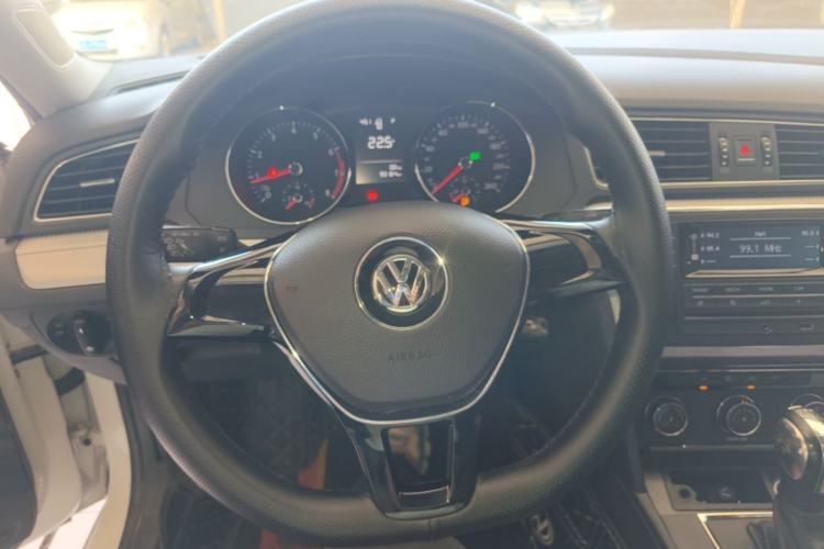 Used Volkswagen Lamando 2015 230TSI DSG Fashion Edition Steering Wheel
