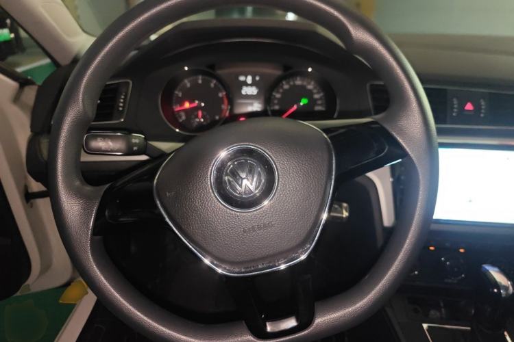 Used Volkswagen Lamando 2015 230TSI DSG Fashion Edition Steering Wheel