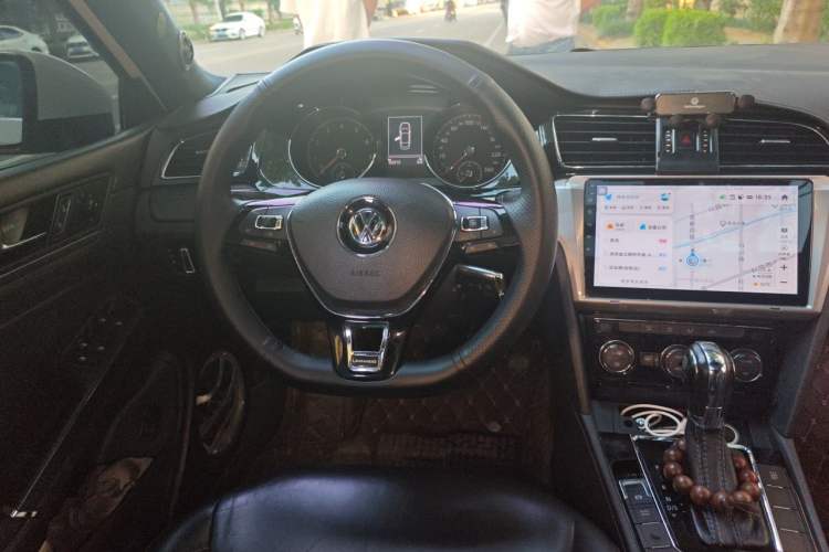 Used Volkswagen Lamando 2015 280TSI DSG Comfort Edition Steering Wheel
