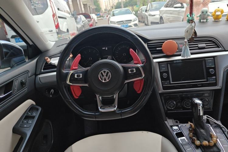 Used Volkswagen Lamando 2015 230TSI DSG Fashion Edition Steering Wheel