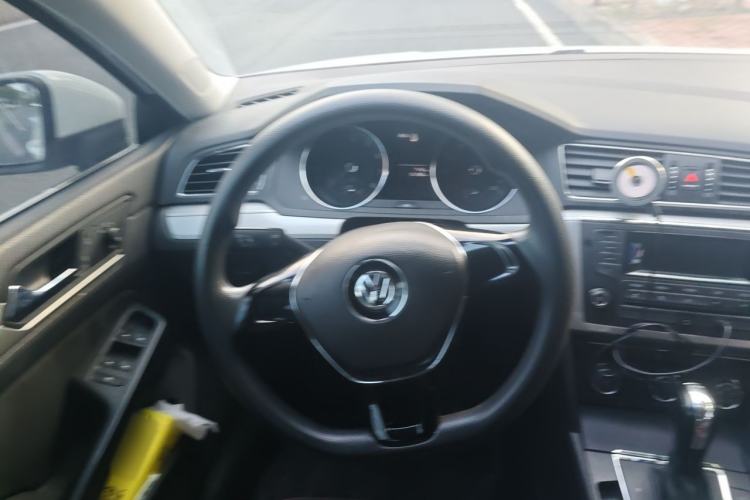 Used Volkswagen Lamando 2015 230TSI DSG Fashion Edition Steering Wheel