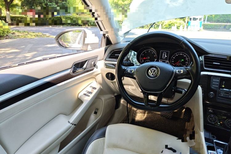 Used Volkswagen Lamando  Steering Wheel