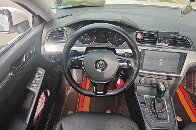 Used Volkswagen Lamando 2015 230TSI DSG Fashion Edition Steering Wheel