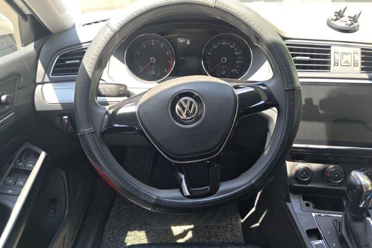 Used Volkswagen Lamando 2015 230TSI DSG Fashion Edition Steering Wheel