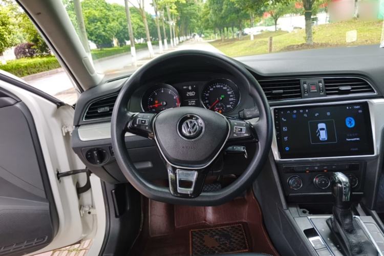 Used Volkswagen Lamando 2015 230TSI DSG Fashion Edition Steering Wheel